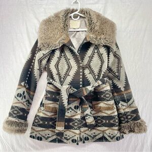 BKE Outerwear Southwest Aztec Cowgirl Jacket Faux Fur Collar Women's Medium